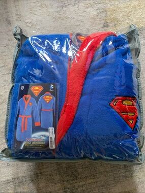 NWT Warner Bros/DC Superman Adult Blue/Red Bathrobe with Embroidered Shield